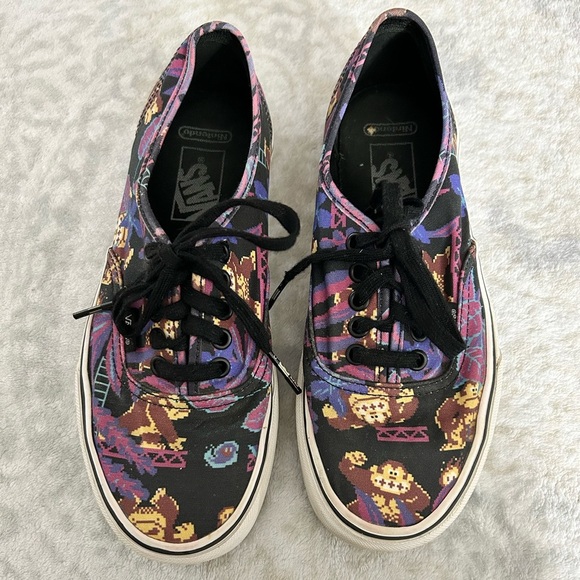 VANS Nintendo x Donkey Kong Sneakers - Picture 4 of 6